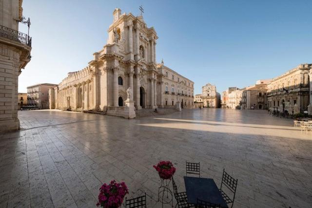 Ortigia Charme Piazza Duomo Apartment Syracuse Exterior foto